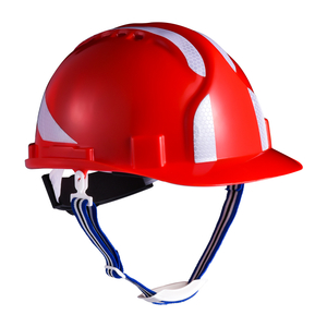 Roter Sicherheitshelm für den Bau W-036