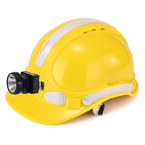 Schutzhelm für Bergbau und Untertagebau mit Stirnlampe und reflektierenden Streifen