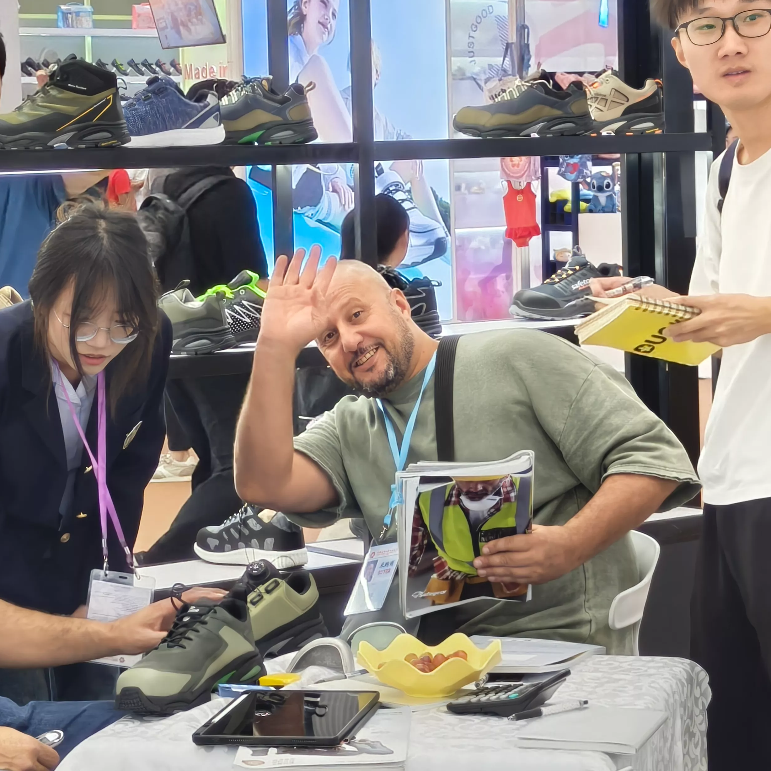 SAFETOE glänzt auf der Canton Fair 2025 | US-, australische und LG-zertifizierte Sicherheitsschuhe stehen im Rampenlicht